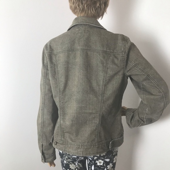 Baccini Women’s Animal Print Jean Jacket Size: Medium - Picture 6 of 10